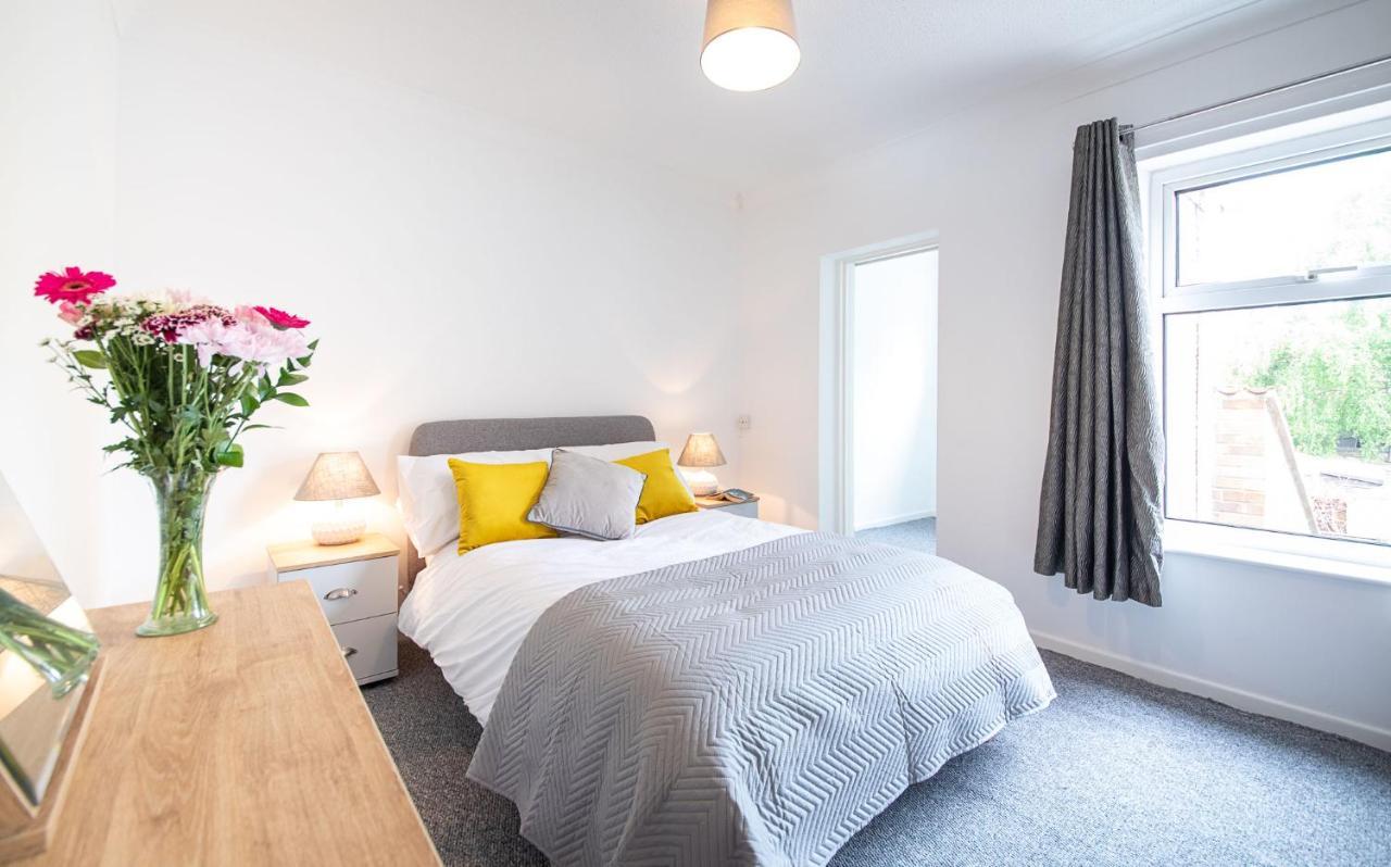 Bright 3 Bedroom Townhouse Near City Centre นอร์ริช ภายนอก รูปภาพ