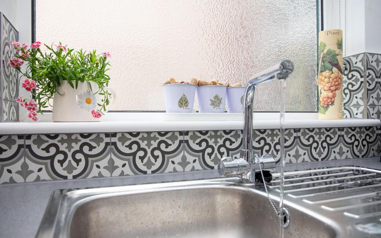 Bright 3 Bedroom Townhouse Near City Centre นอร์ริช ภายนอก รูปภาพ